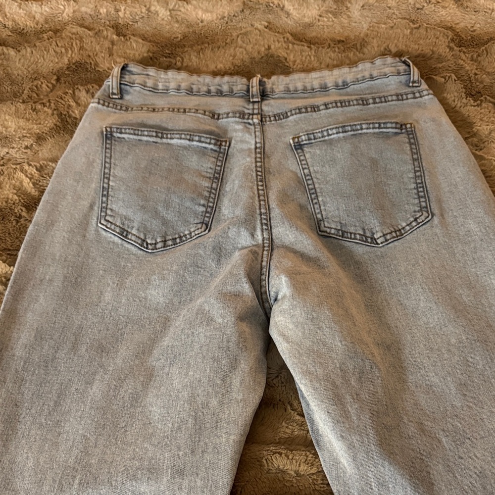Cotton On Stretch Mom Jeans – Light Wash, Size 12 - Picture 3 of 13